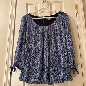 Roz & Ali Size Medium Navy, Light Blue, and White Top